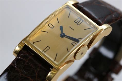 HERMÈS Vintage Wristwatches for sale .